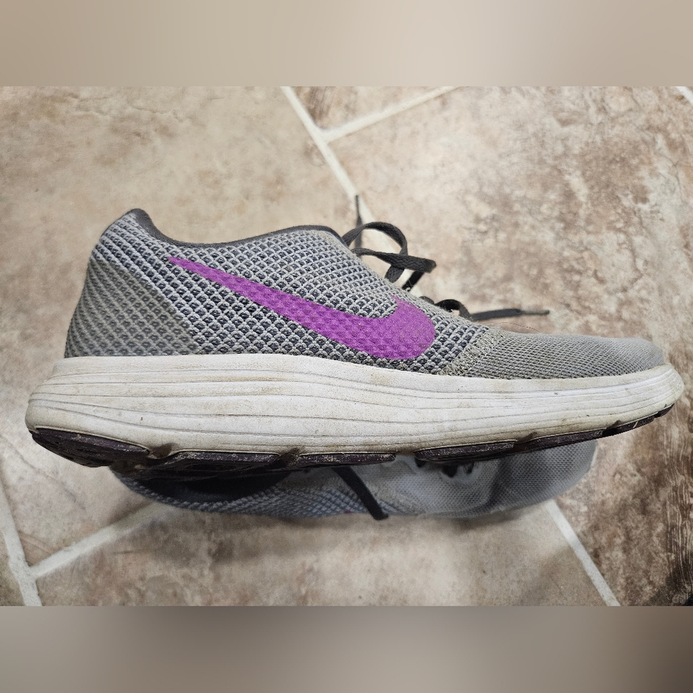 Nike shoes - Picture 11 of 16